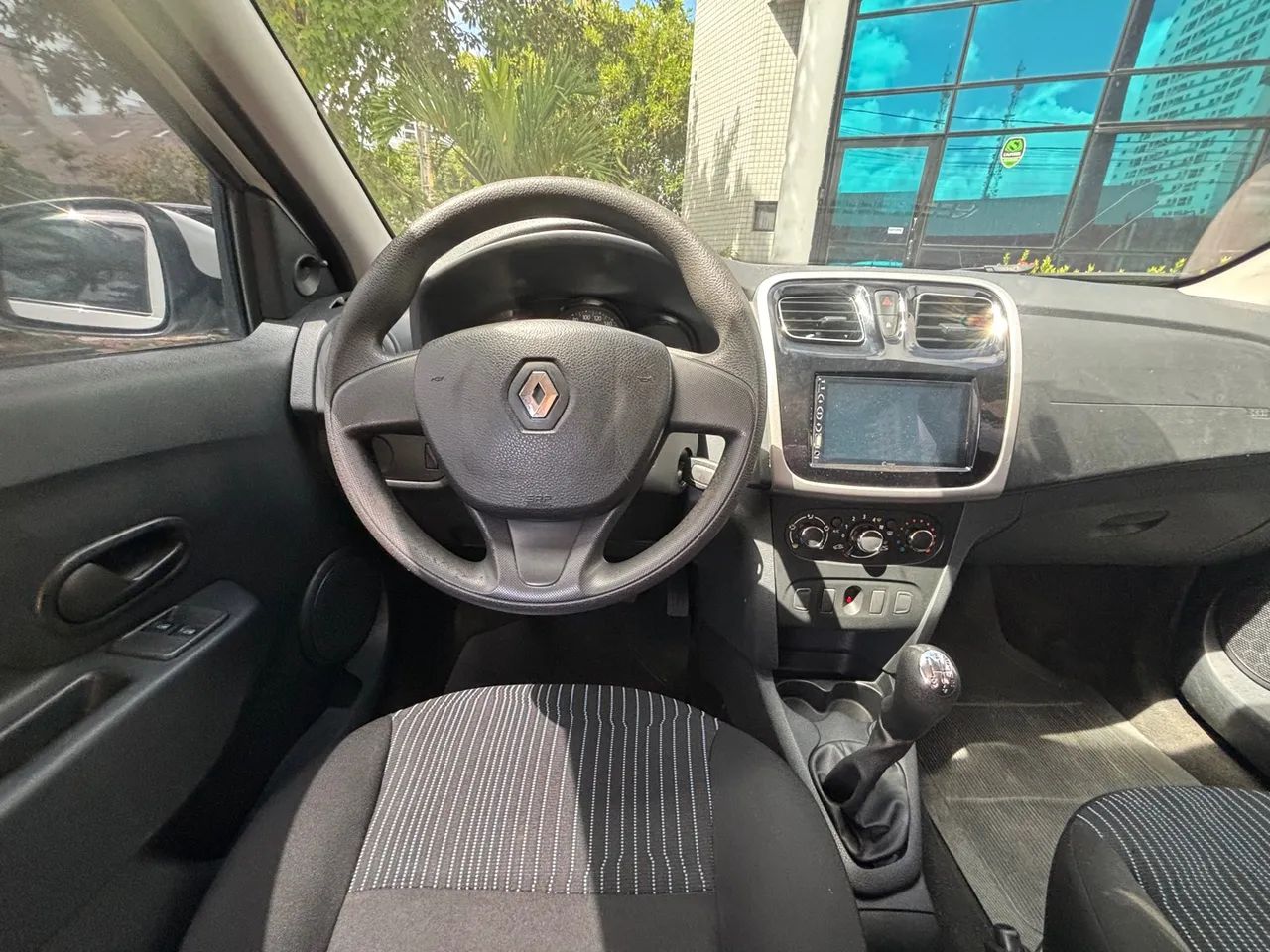Vendo Logan Authentique 2018 Completo - Ótimo Estado! Valor 39.990,00 - Foto 5