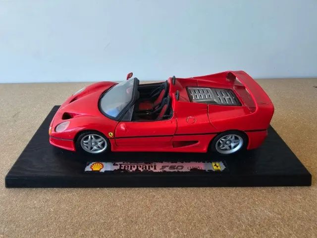 Miniatura Ferrari F50 1995