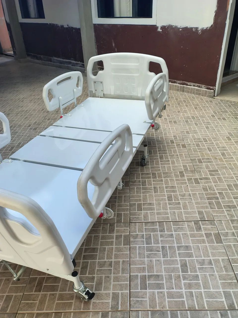 Cama hospitalar manual c/elevação total entrego  - Foto 2