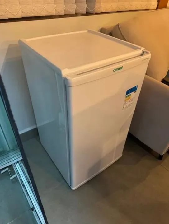 Mini freezer Consul vertical - Pequena e Prática