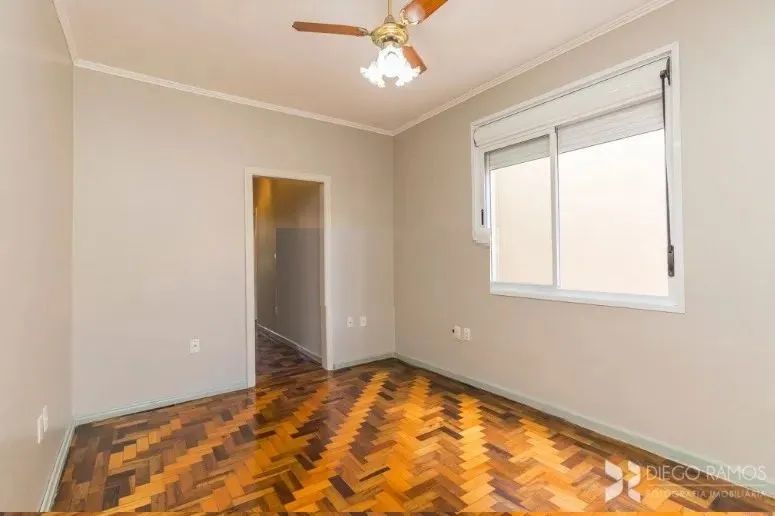Vende excelente apartamento de frente, 94m2 de área útil, 03 dormitórios amplos com sacada - Foto 2