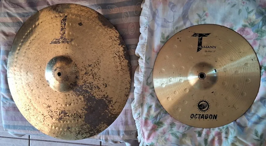 Pratos de bateria Ride e Crash Tasmann Só 310 os dois