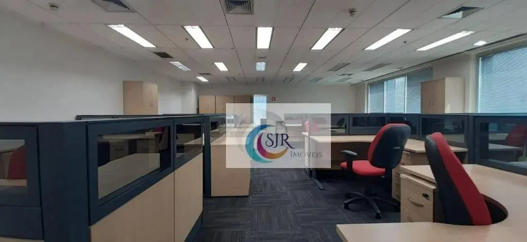 Sala com 293,32 - MOBILIADO Edifício com 25 andares, 10 elevadores, forro modular, serviço