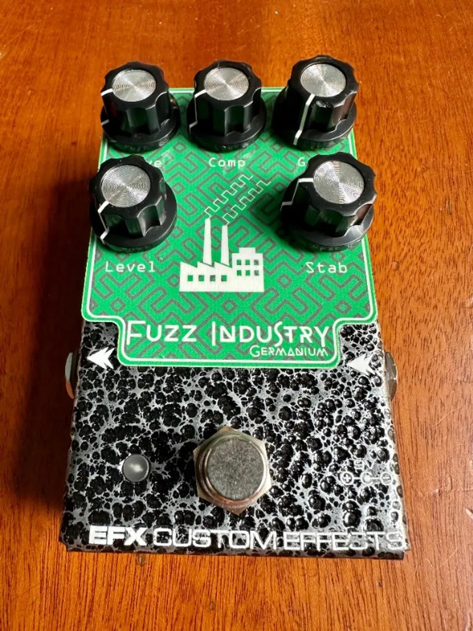 Fuzz Industry EFX (clone do Zvex Fuzz Factory). Novo