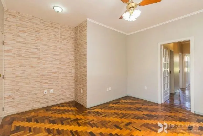 Vende excelente apartamento de frente, 94m2 de área útil, 03 dormitórios amplos com sacada