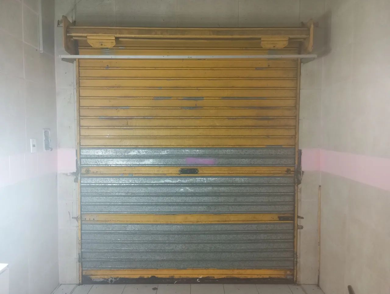 Roll-up Door64717752336769120