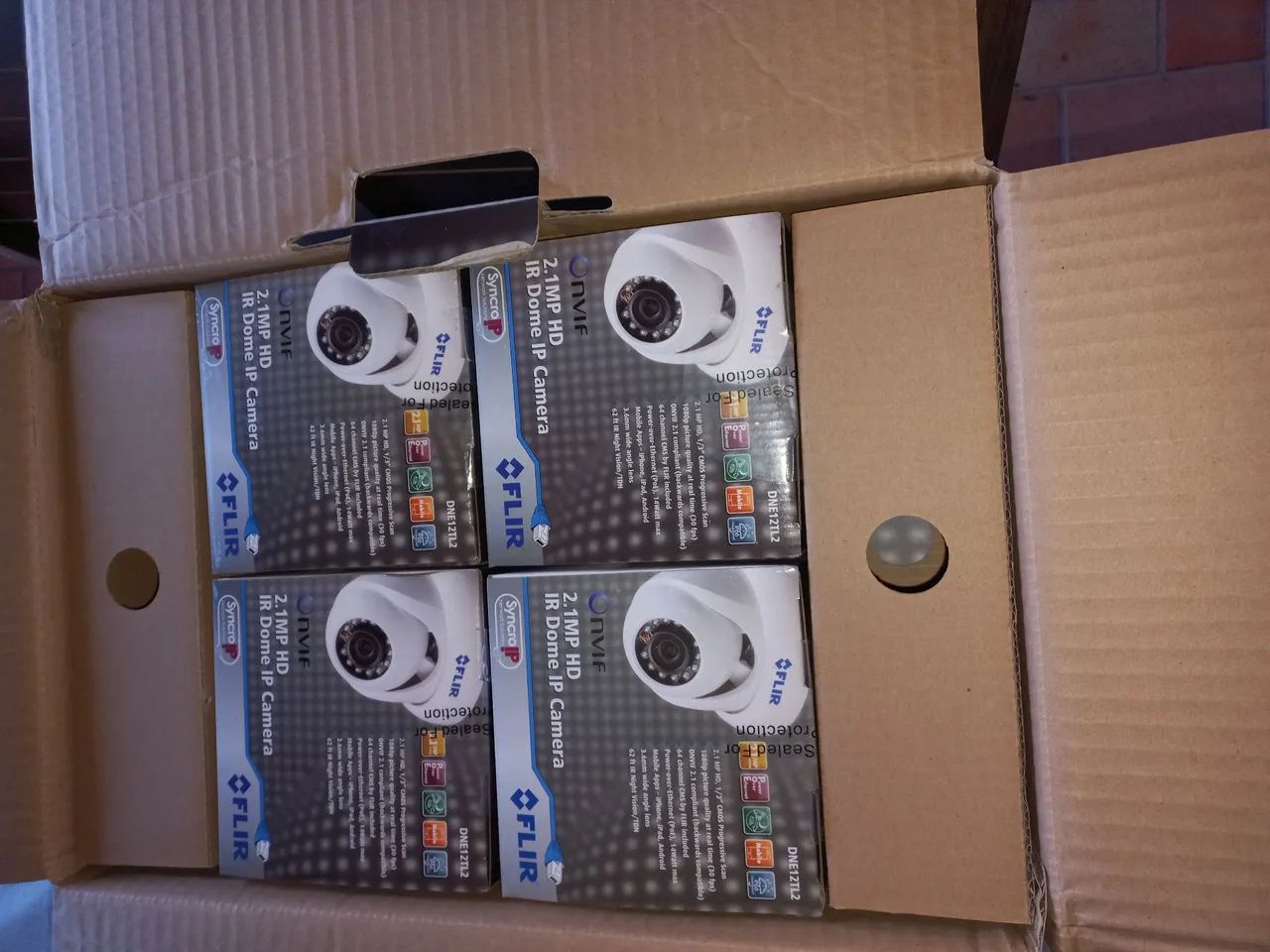 Kit de Segurança FLIR Full HD PoE IP 4 Câmeras 2TB - Foto 3