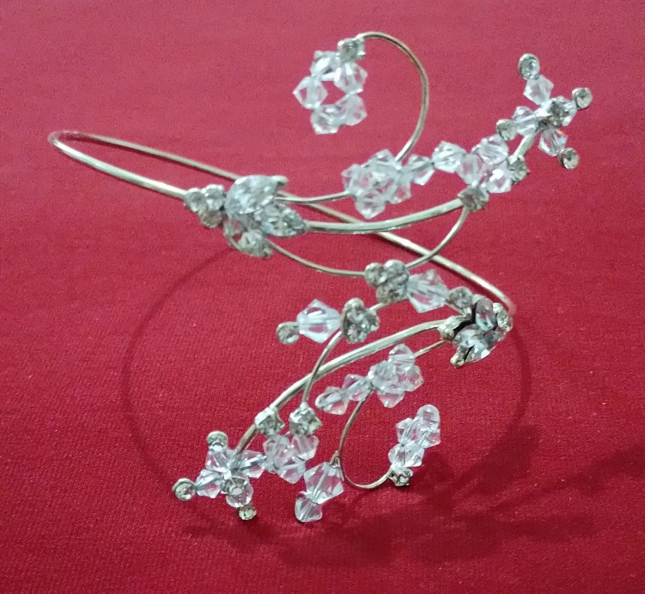 Bracelete Dourado Decorado com Cristais.   - Foto 5