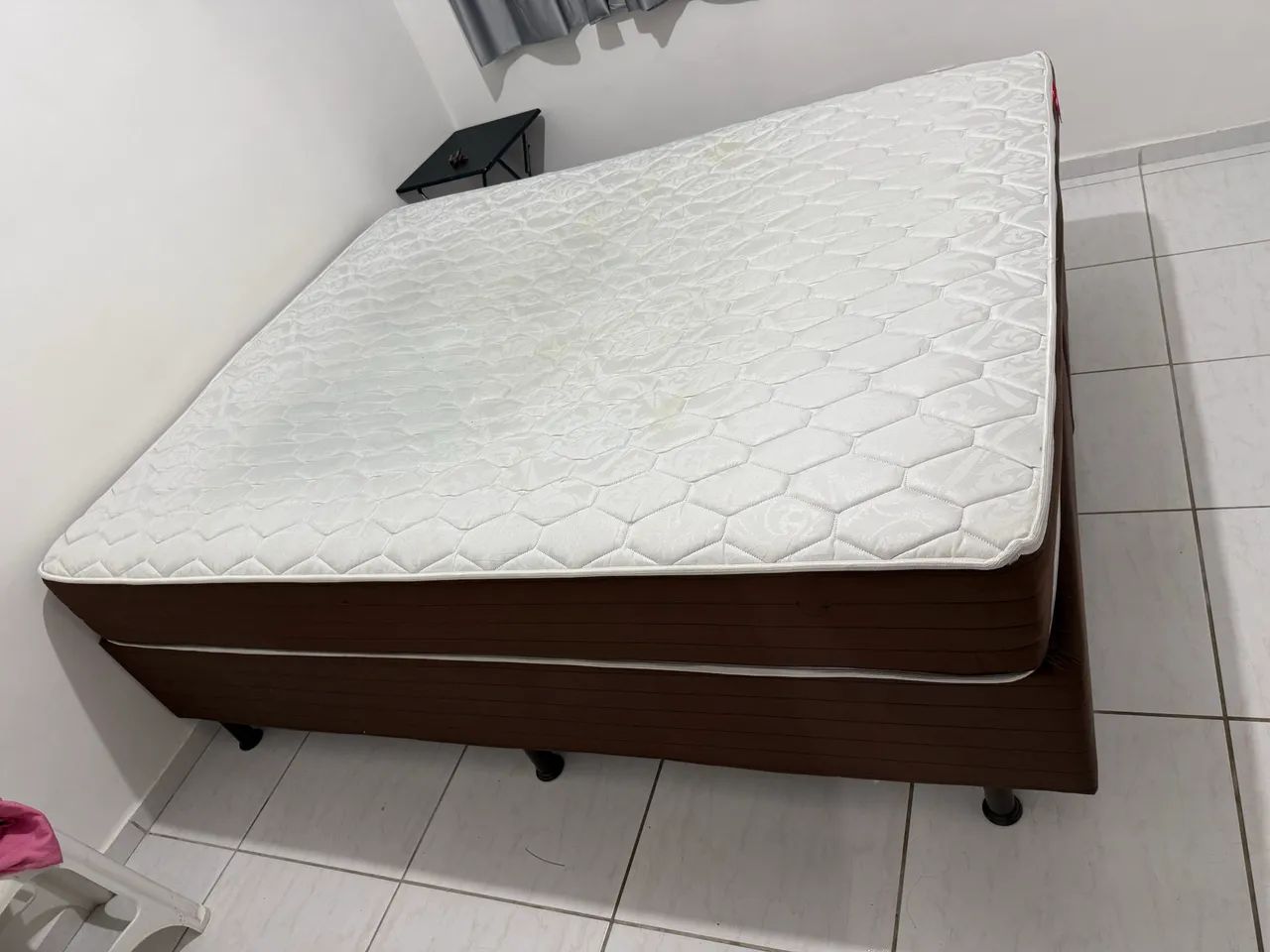 Cama Queen completa, com base e colchão - Foto 4