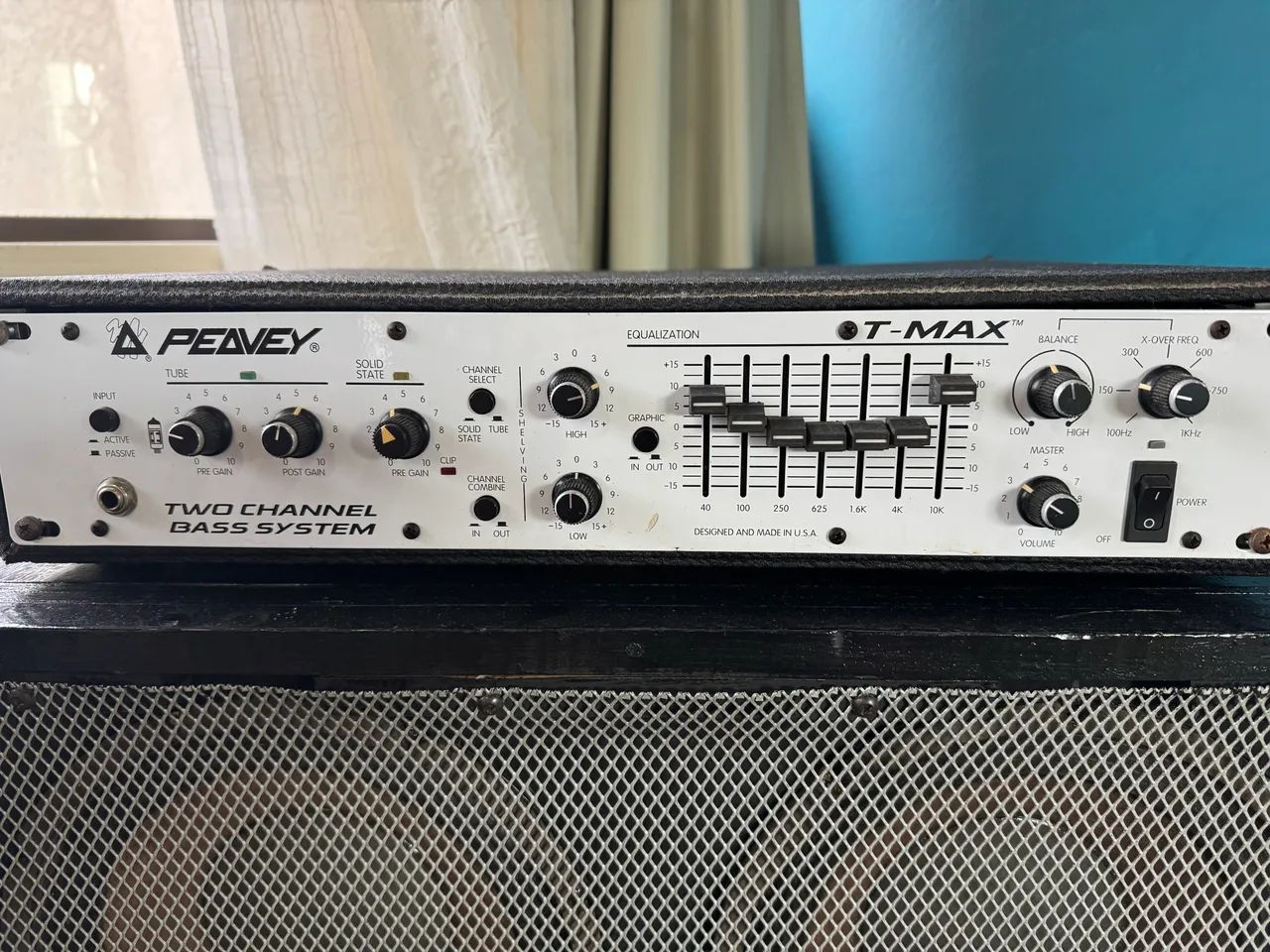 Peavey T-Max + caixa 4x10 - Foto 2