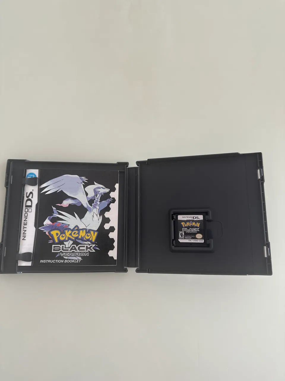 Pokémon black original DS com Manual - Jogos de Vídeo Game
