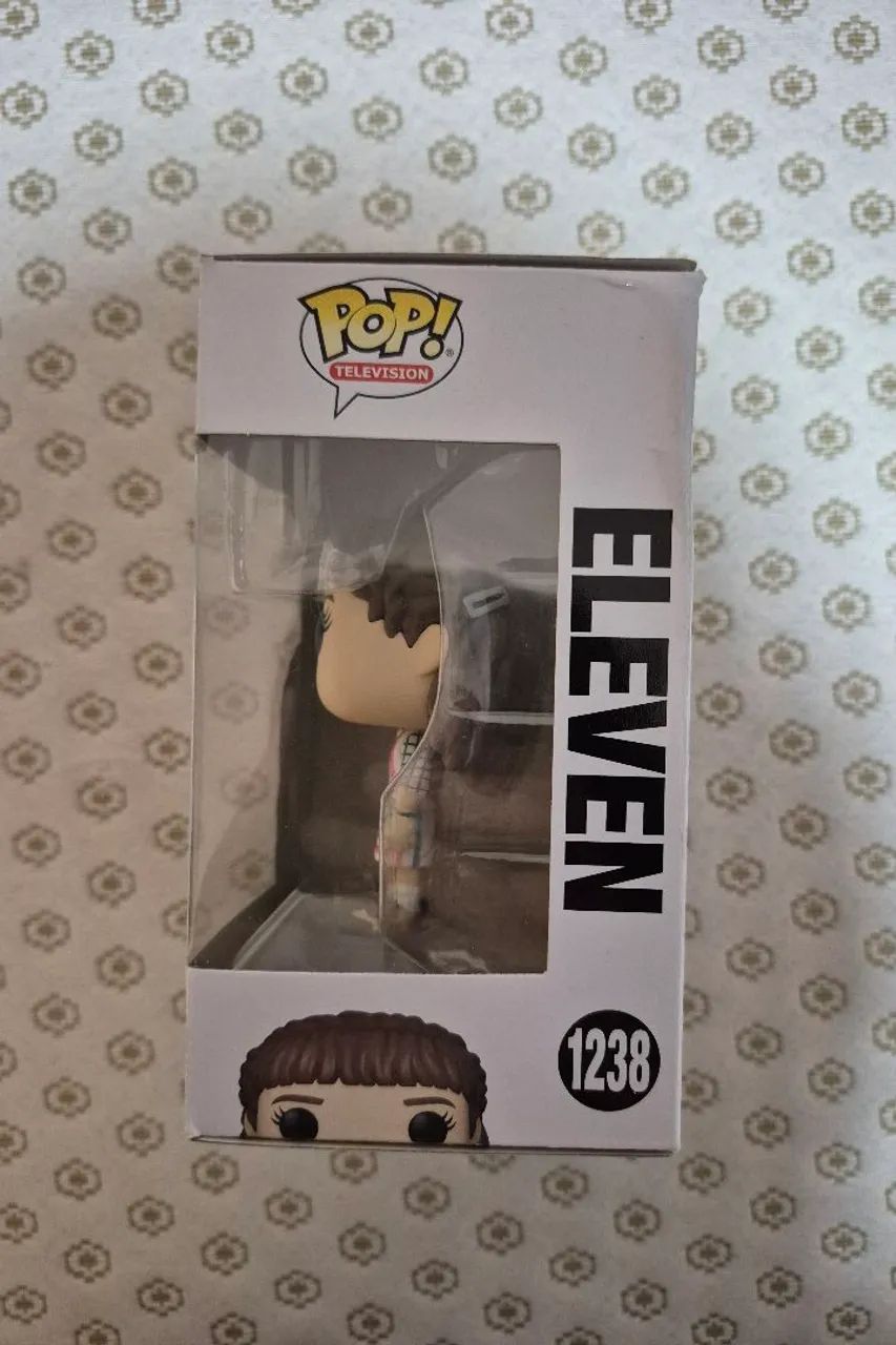Funko pop Eleven Stranger Things com caixa  - Foto 2