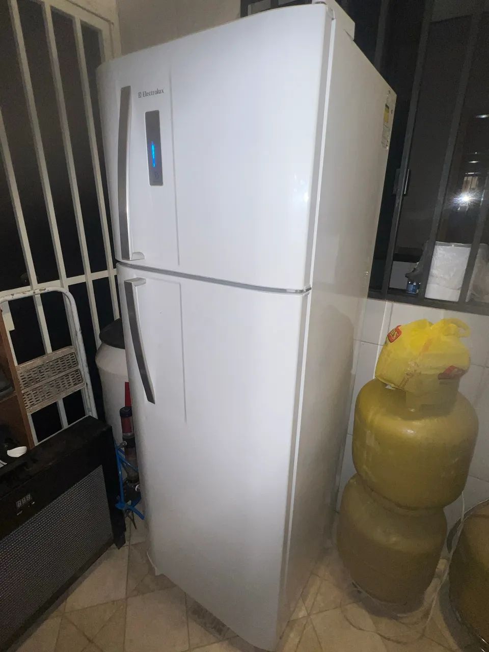 Geladeira Electrolux conservada