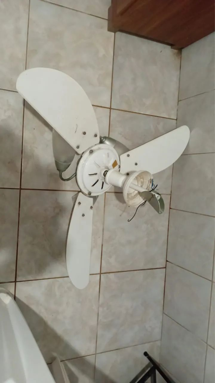 Máquina de Costura , Batedeira , Ventilador de teto - Foto 2