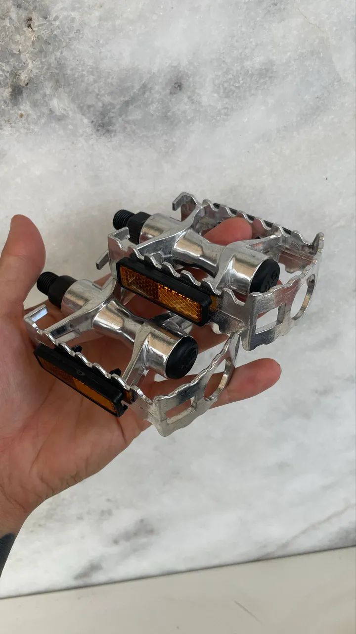 Pedal de alumínio novo