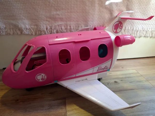 Avião da Barbie completo