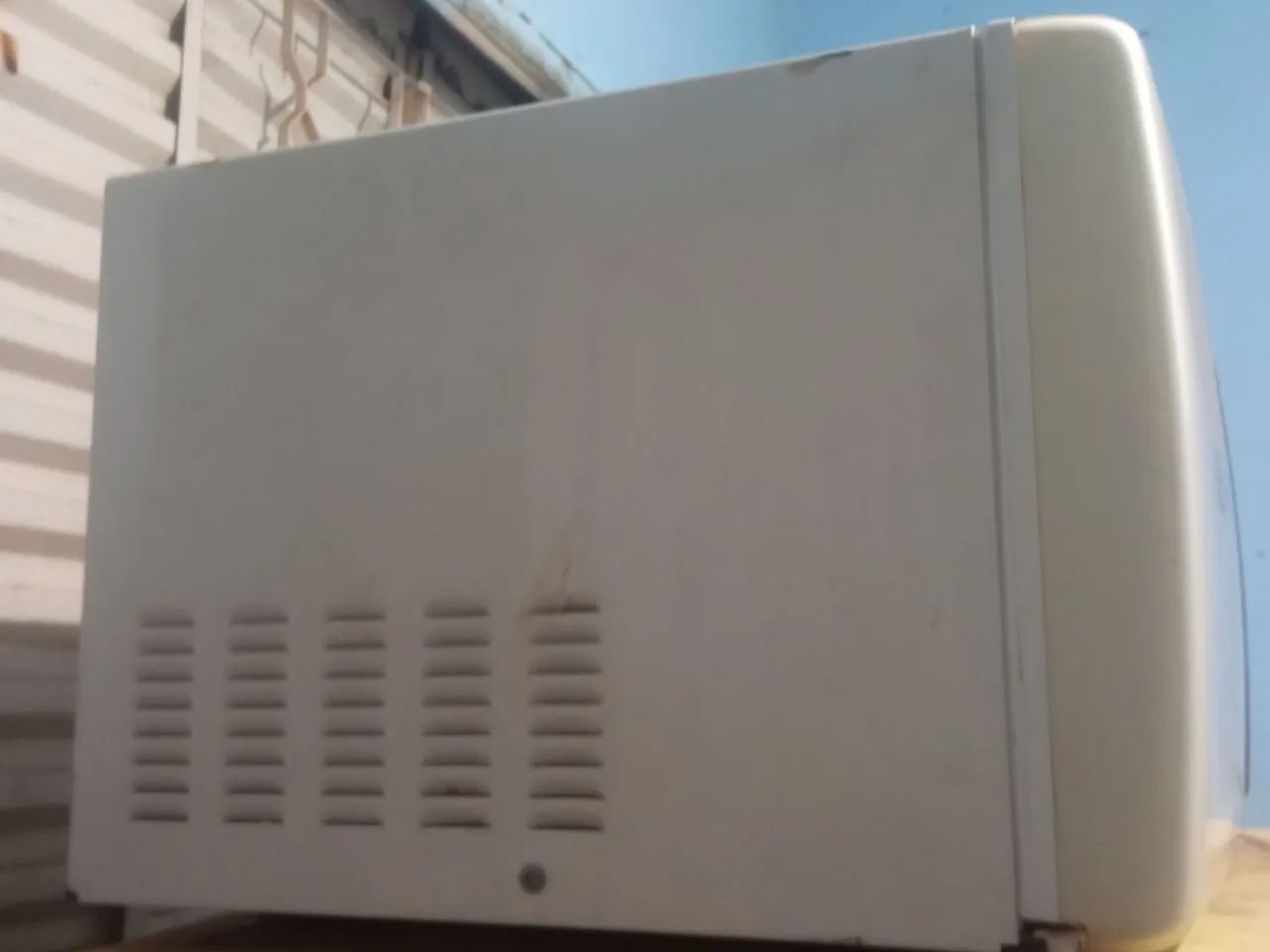 Vendo microondas Eletrolux funcionando perfeitamente  - Foto 5