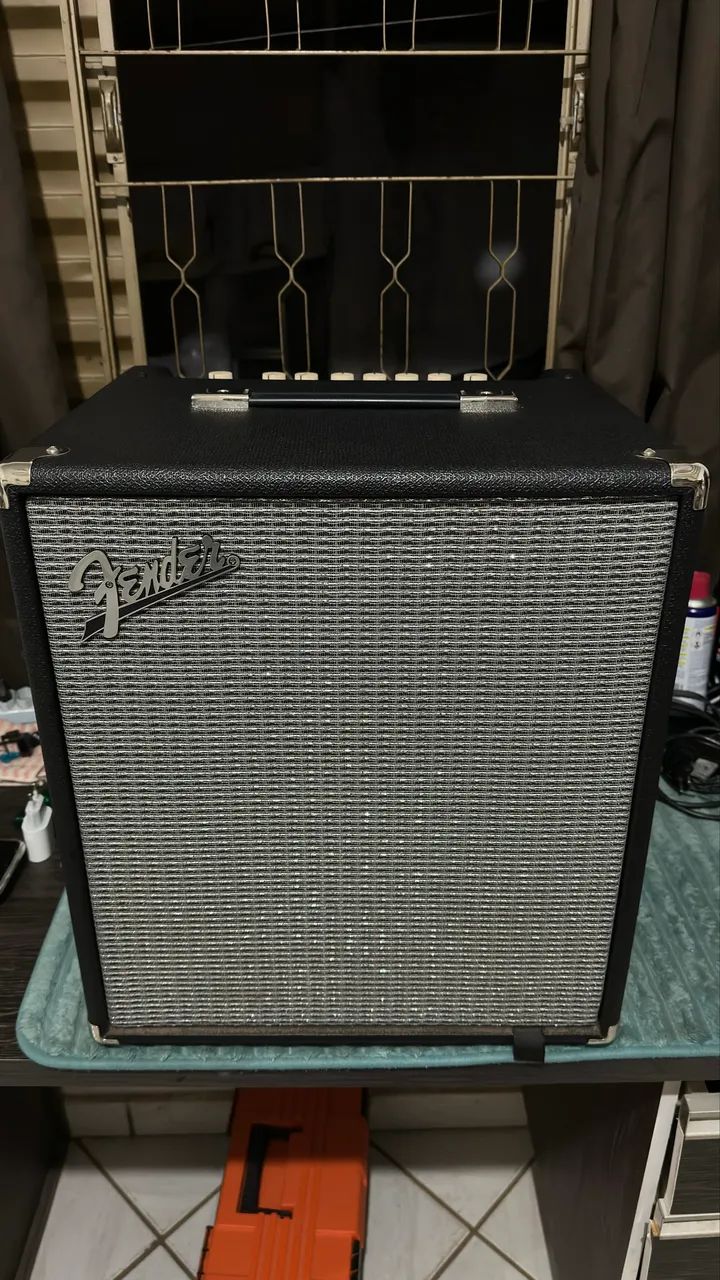 Fender Rumble 100 V3 em Excelente estado 