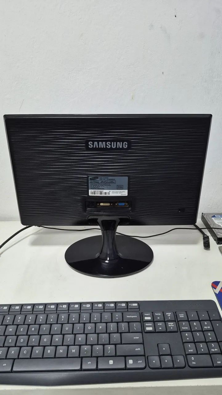 Monitor LED Samsung 19" SyncMaster S19B300B  - Funcionando Perfeitamente.  - Foto 4