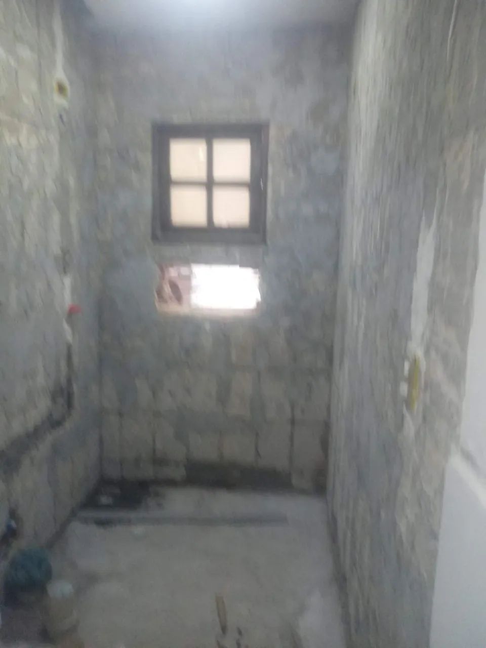 Pedreiro revestimento disponível 