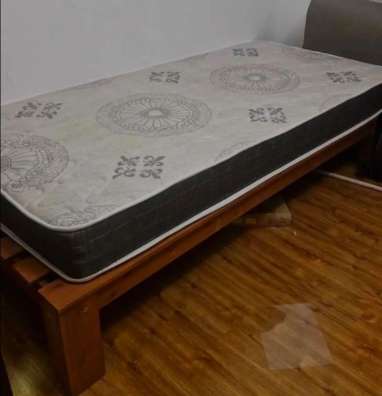 Cama de Solteiro Com Colchão D33