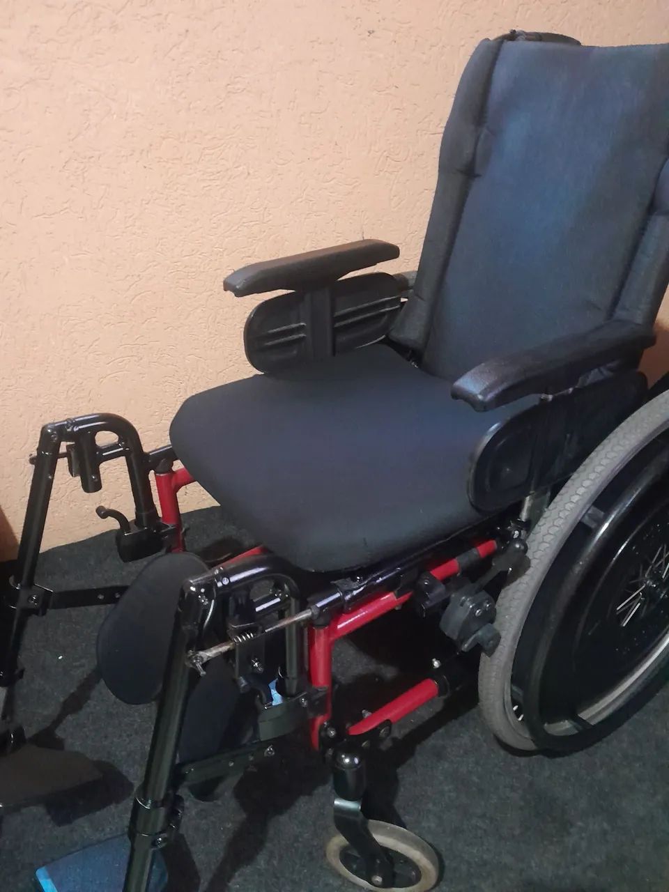 Cadeira de rodas reclinavel