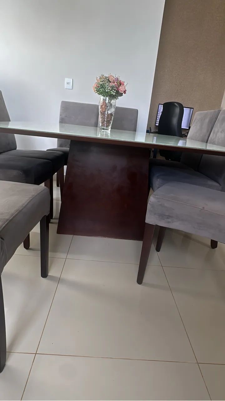 Mesa de Jantar com 8 Cadeiras Estofadas - Foto 2