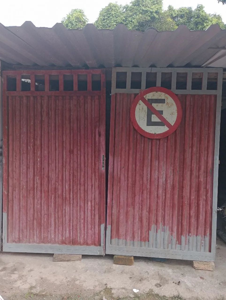 Vendo Portão Galvanizado 2,50 largura e 2,20 altura 