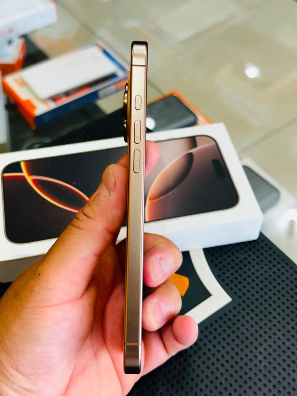 iPhone 16 Pro Max - 256gb - Desert  - Foto 3