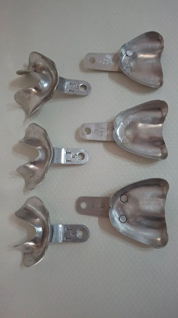 Conjunto de moldeiras para desdentados totais TT e AG