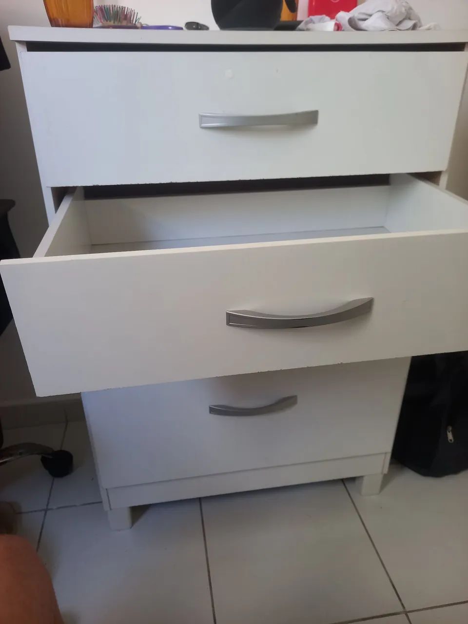 Cômoda branca seminova (4 Gavetas)  - Foto 3