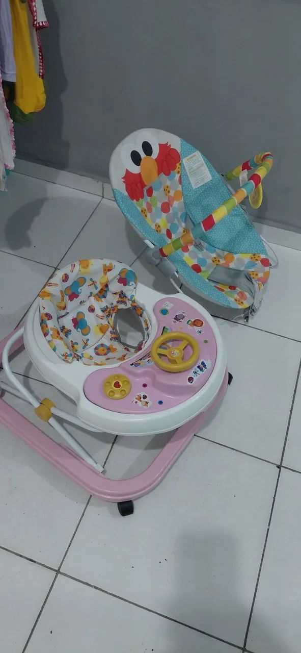 Andador e cadeirinha 