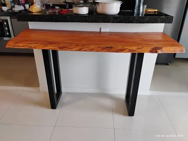 Mesa de madeira de lei + cadeiras+ Sofá + Balcao de madeira - Foto 4