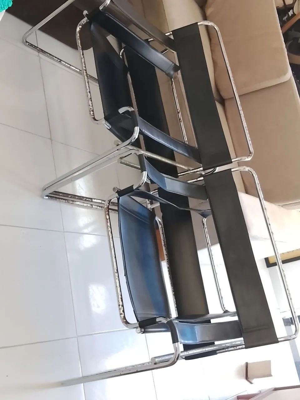 Anúncio cadeira ferro em couro