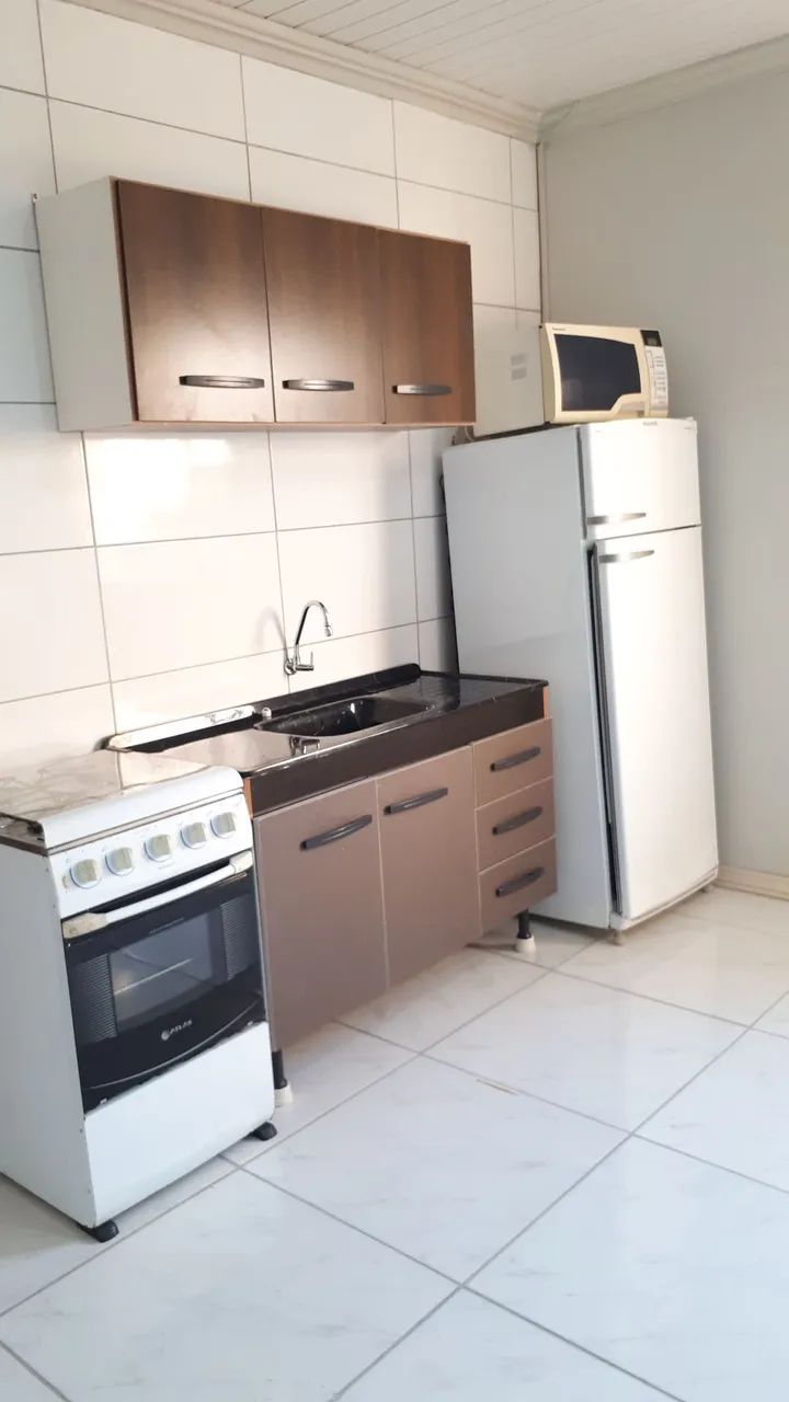 Alugo Kitnet Mobiliada Maquina de lavar, Agua e Luz incluso.<br>  - Foto 2