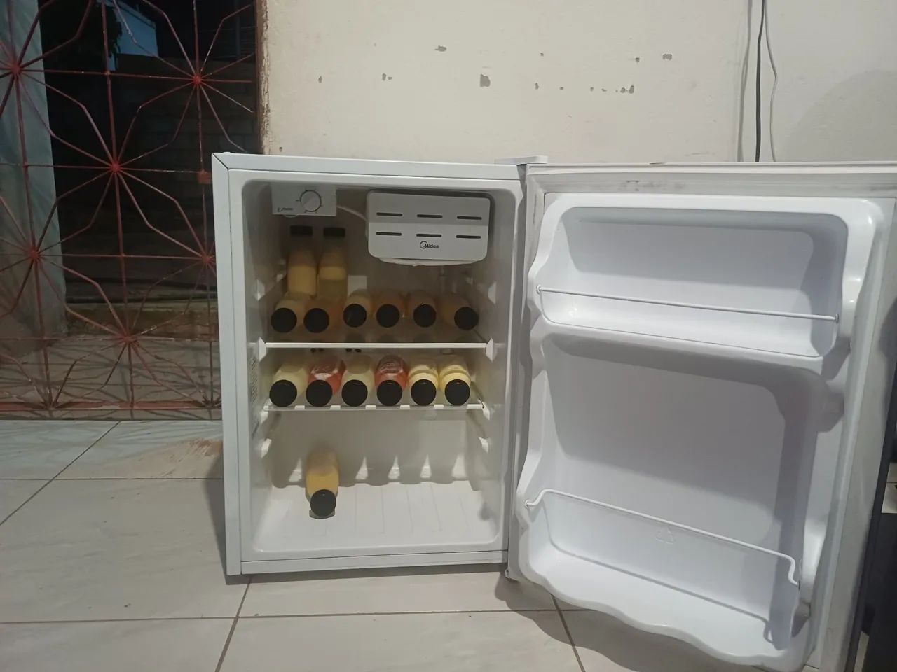 ? FRIGOBAR MIDEA À VENDA ? 