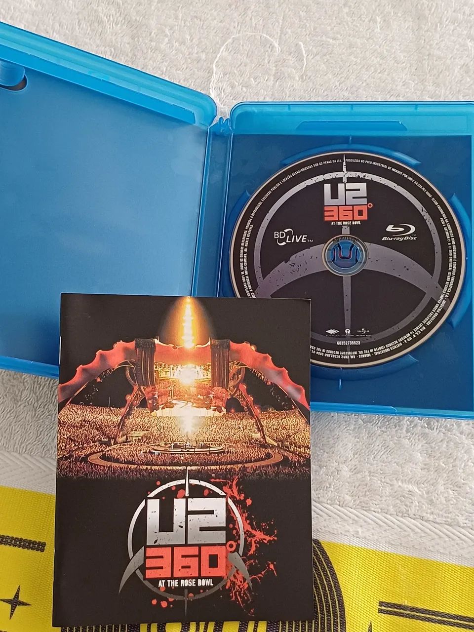 Blu-ray original de um show da banda U2, intitulado "U2 360° At The Rose Bowl" - Foto 4