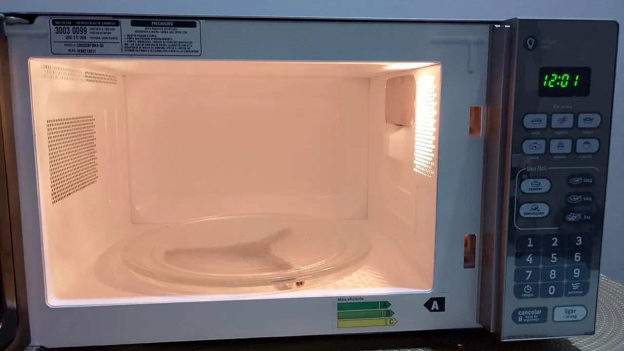 Microondas novíssimo 20 Litros  - Foto 2