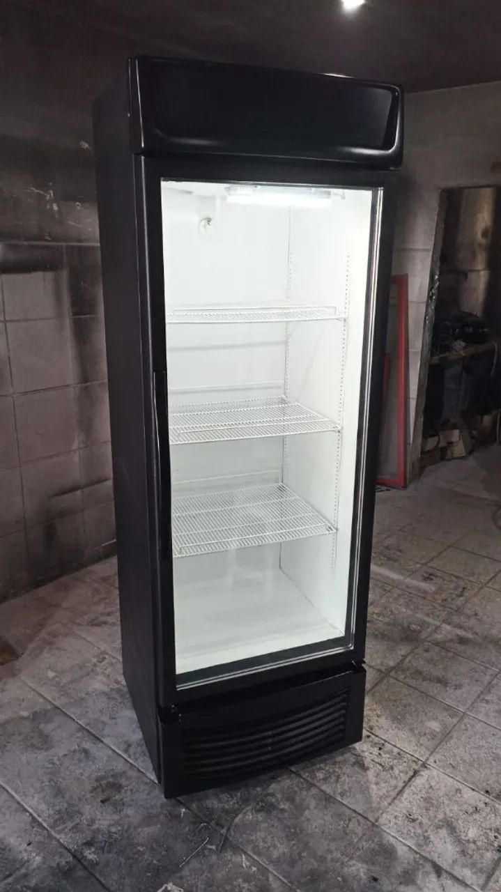 VENDO EXPOSITOR DE BEBIDAS EM PERFEITO ESTADO