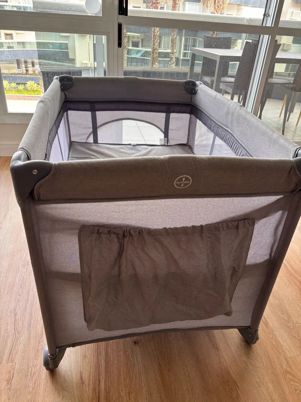 Berço portátil Máxi Baby com colchão 