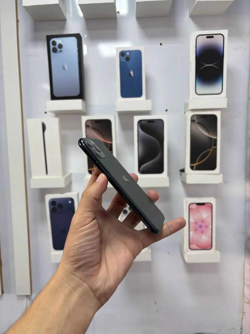 iPhone 11 Pro - 64GB ( VERDE ) TODO ORIGINAL!! - Foto 2
