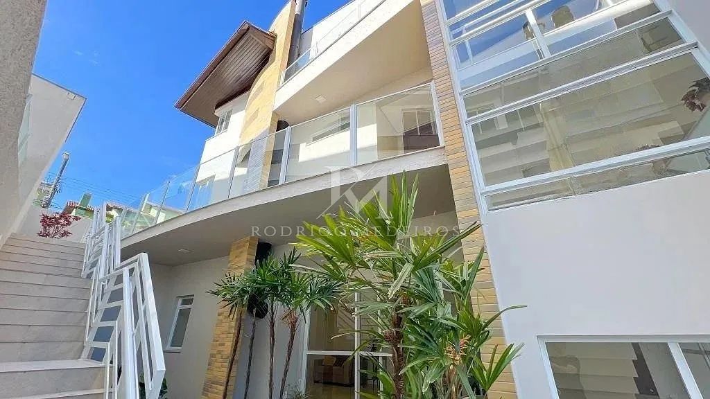 Casa reformada com 5 dormitórios e vista para o mar em Florianópolis/SC - Foto 4