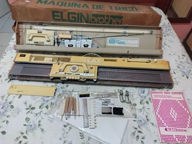 Máquina De Tricô Elgin Brother 840 Com Frontura E Acessórios (Usado) - Foto 2