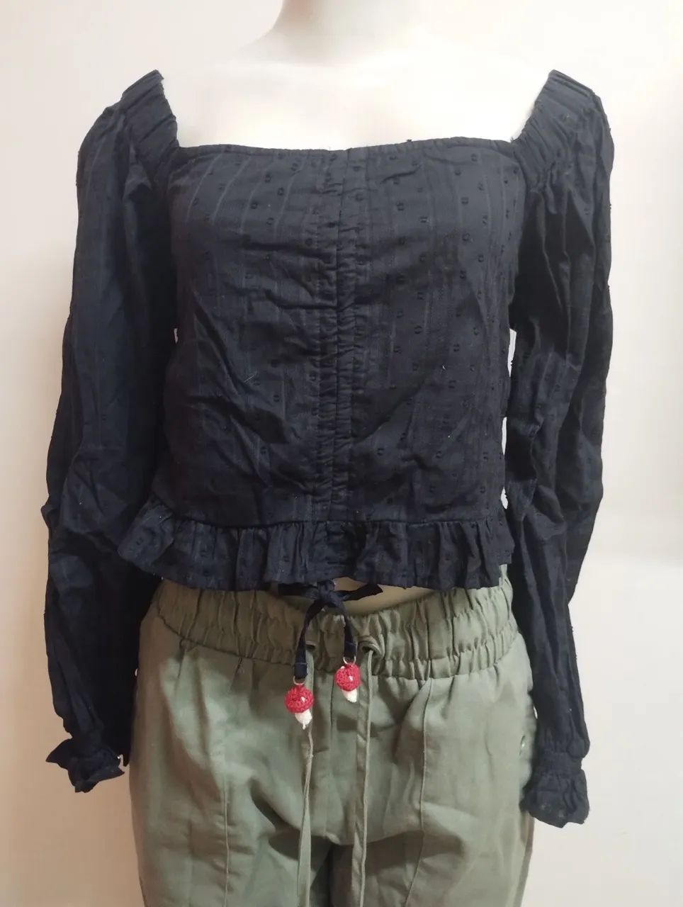 Blusa bordada preta Renner nova M - Foto 2