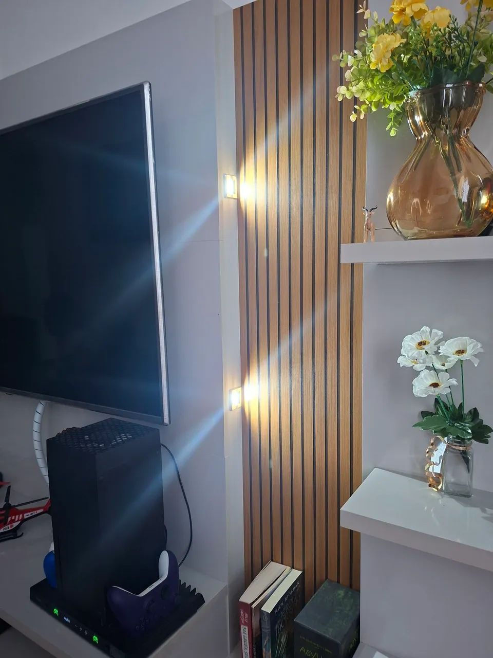 Vendo Estante Home Teather 210m Off White, com led e suporta tv ate 55 polegadas, 870,00 - Foto 5