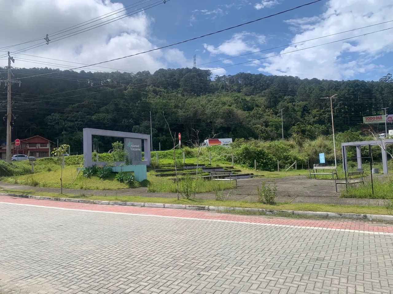 Terreno com 360 m2 no Loteamento Alameda Cezanne