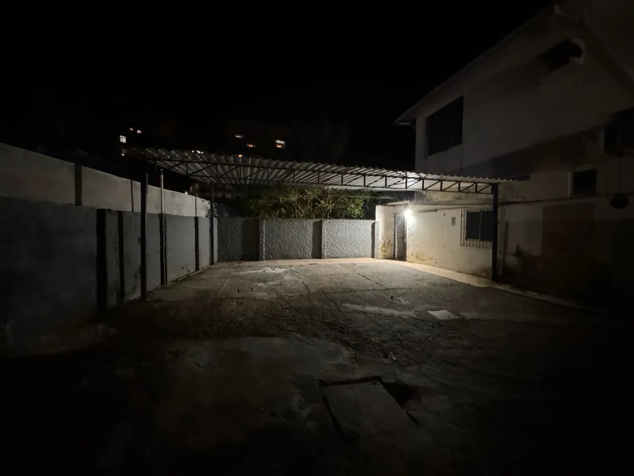 Sala comercial rio vermelho 3 salas e banheiro 