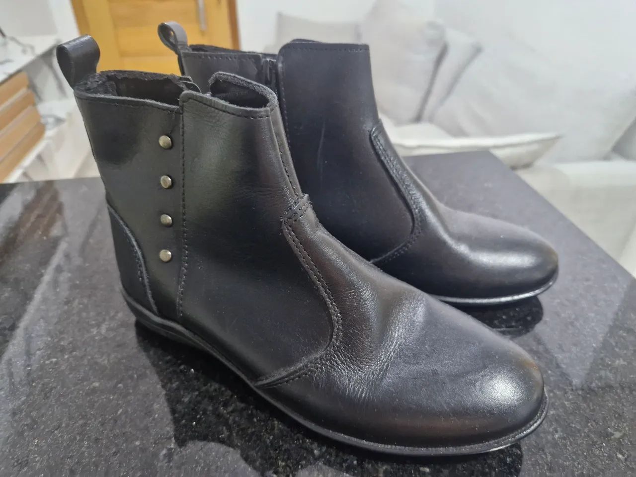 Bota couro legitimo nova com etiqueta  - Foto 2