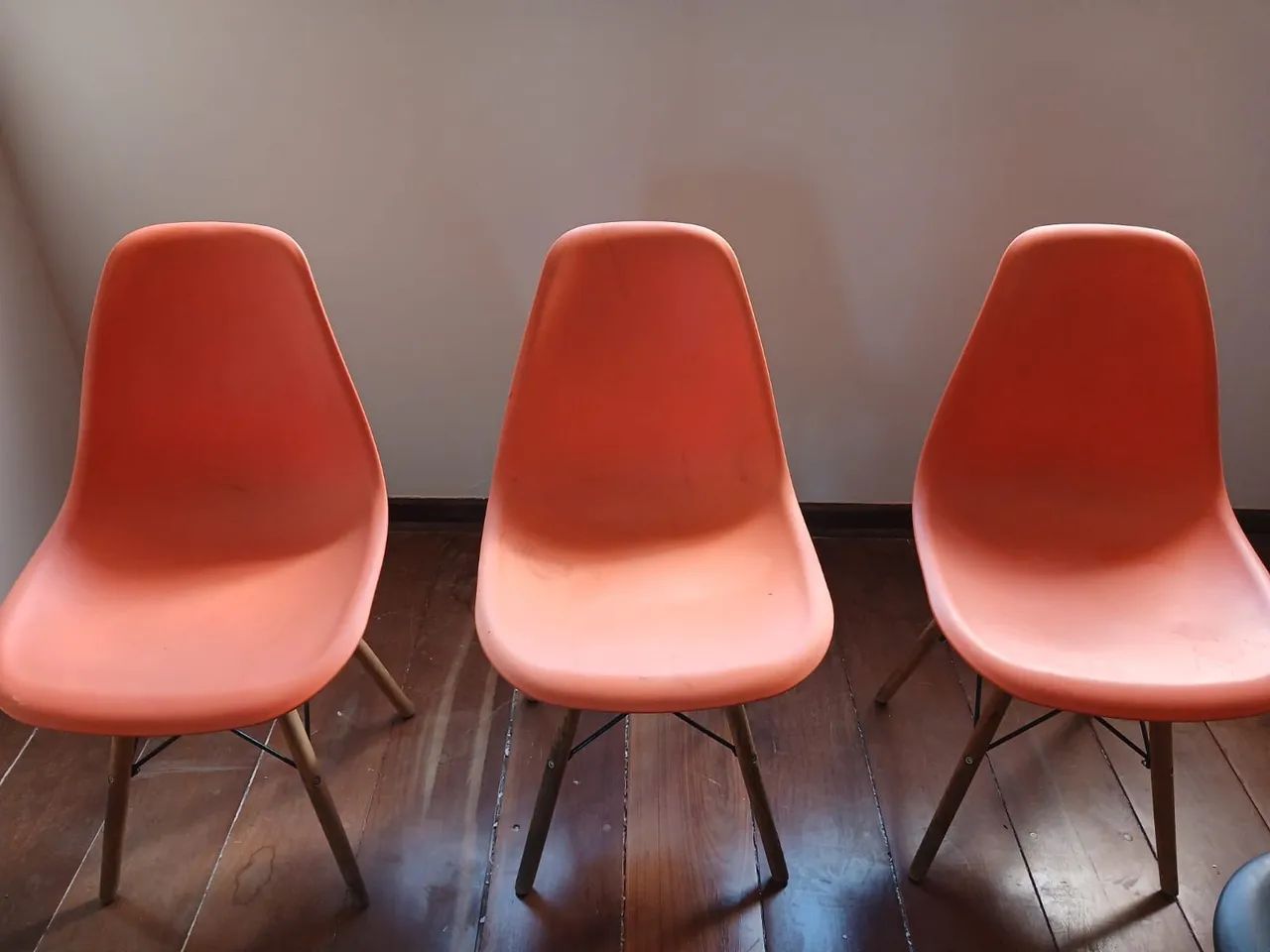 6 CADEIRAS EAMES