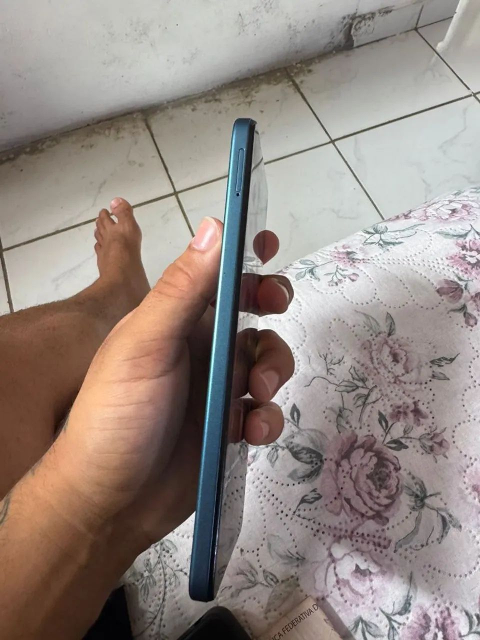 Celular novo Moto g06 carregador e documento - Foto 5